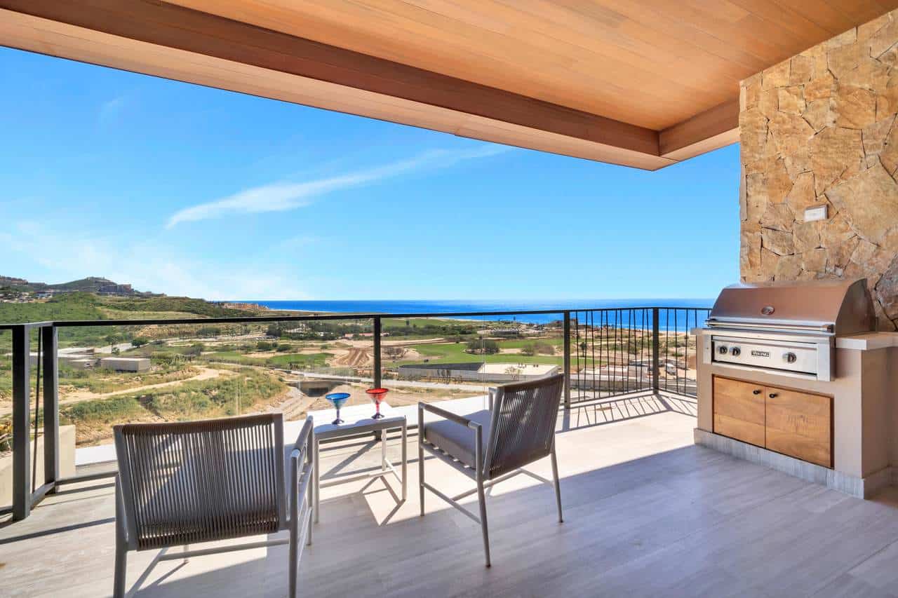 Breathtaking View From A Quivira Los Cabos Condo Balcony Showcasing The Ocean, Golf Course, And Scenic Landscape Of The Area. Perfect Setting For Relaxing And Enjoying Nature.