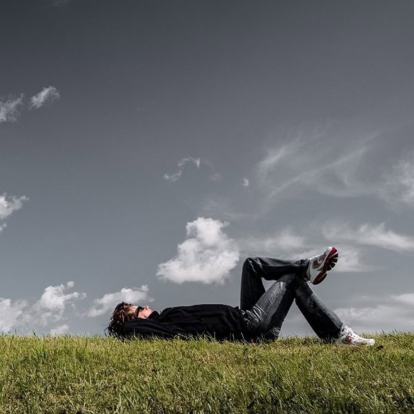 Raw Horizons outdoor relaxation scene