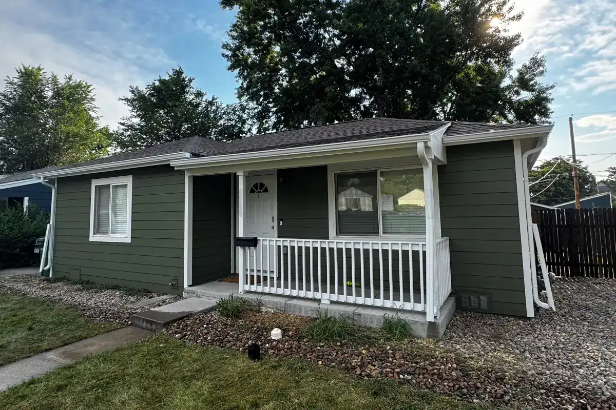 Mountain Sage James Hardie lap siding with Arctic White trim on a Sunnyside Denver home