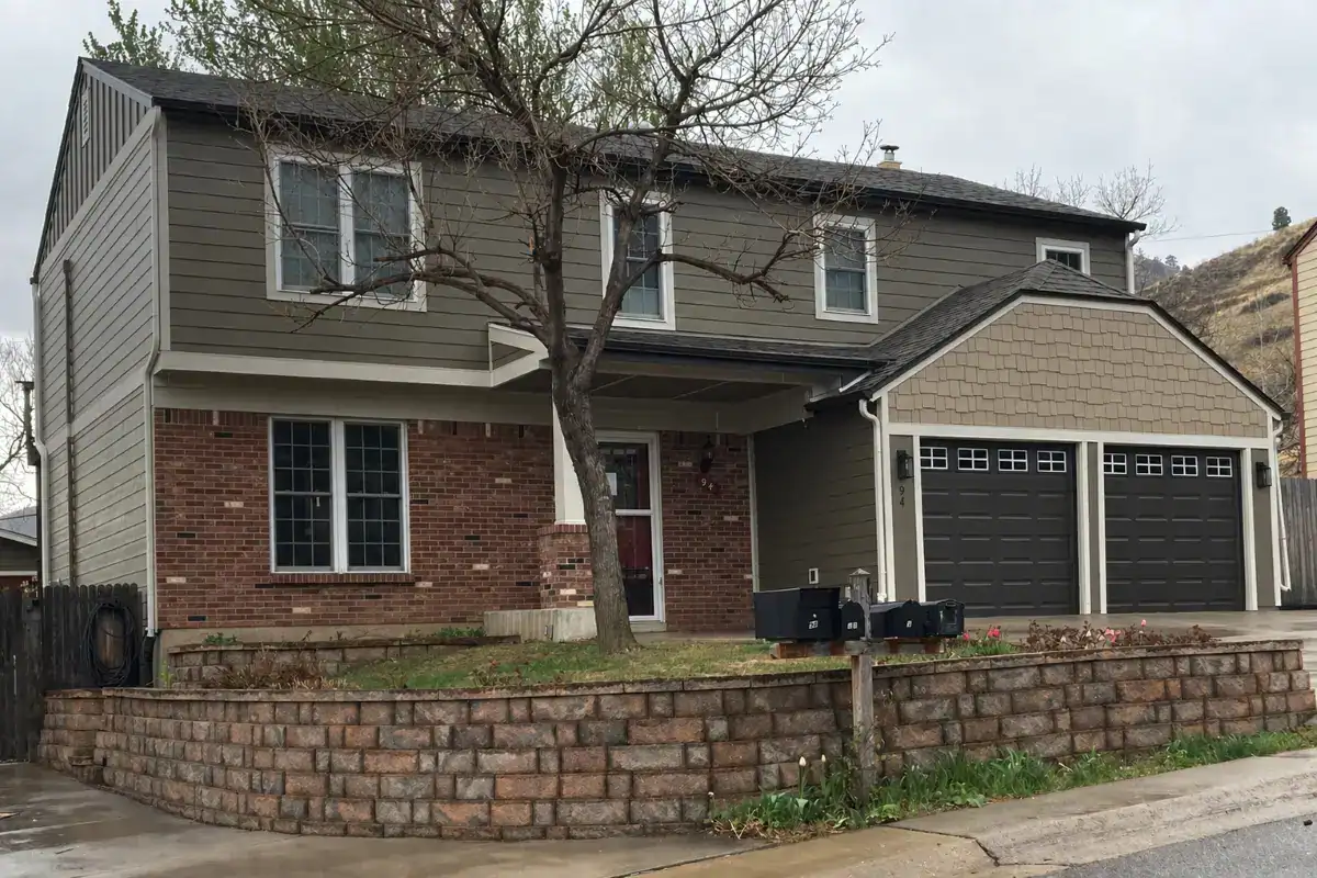 James Hardie lap, shingle and board-and-batten siding on a Golden Colorado home near Apex Park