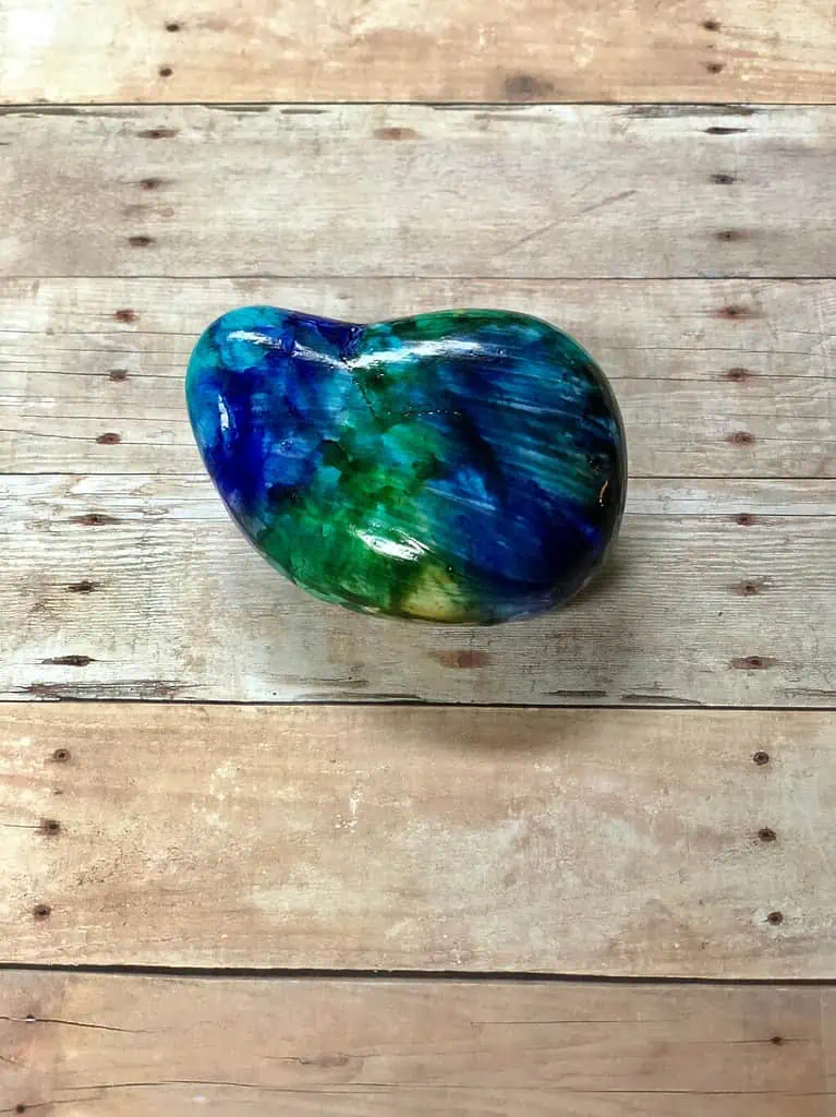 Beginners Guide To Painting Alcohol Inks on Rocks 14 alcohol inks on rock
