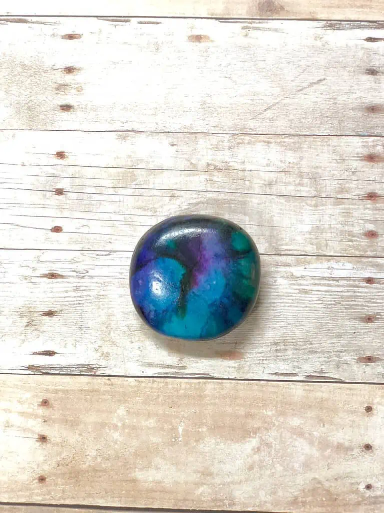 Beginners Guide To Painting Alcohol Inks on Rocks 12 IMG 0122