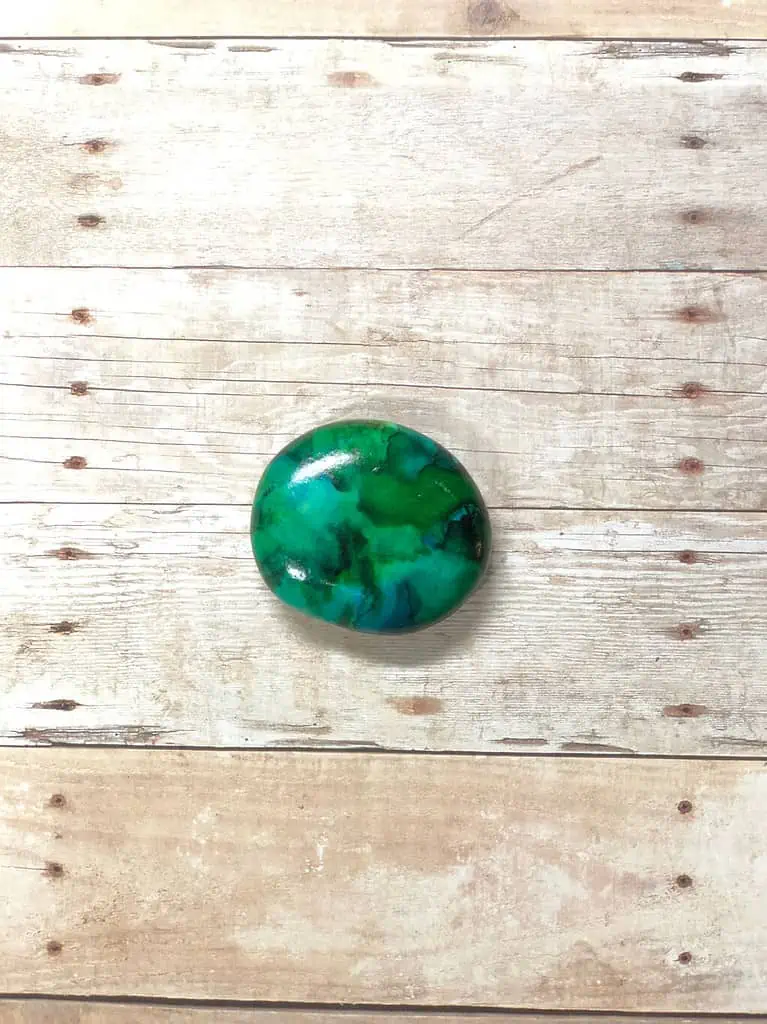 Beginners Guide To Painting Alcohol Inks on Rocks 11 alcohol inks on rock