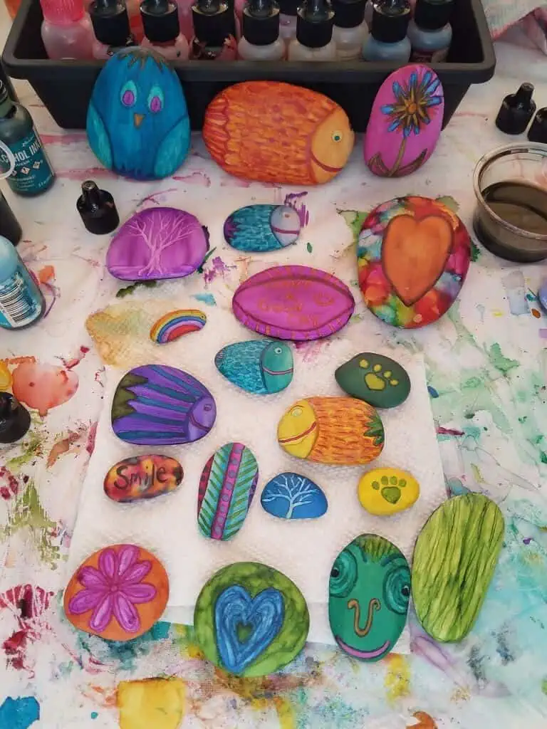 Beginners Guide To Painting Alcohol Inks on Rocks 19 alcohol ink art on rocks