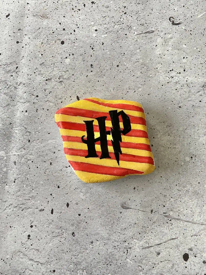 Harry Potter Painted Rocks: A Fun DIY Craft for Potterheads 6 Harry potter patined rock
