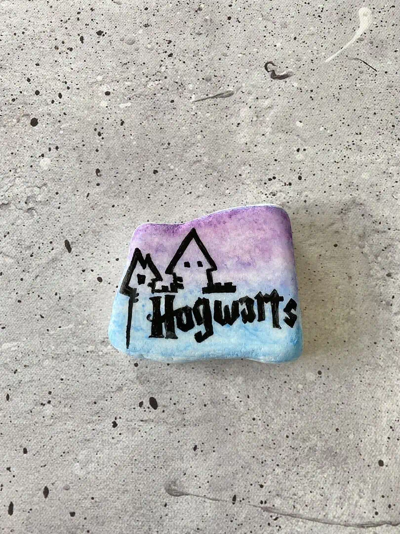 Harry Potter Painted Rocks: A Fun DIY Craft for Potterheads 10 hogwarts painted rock