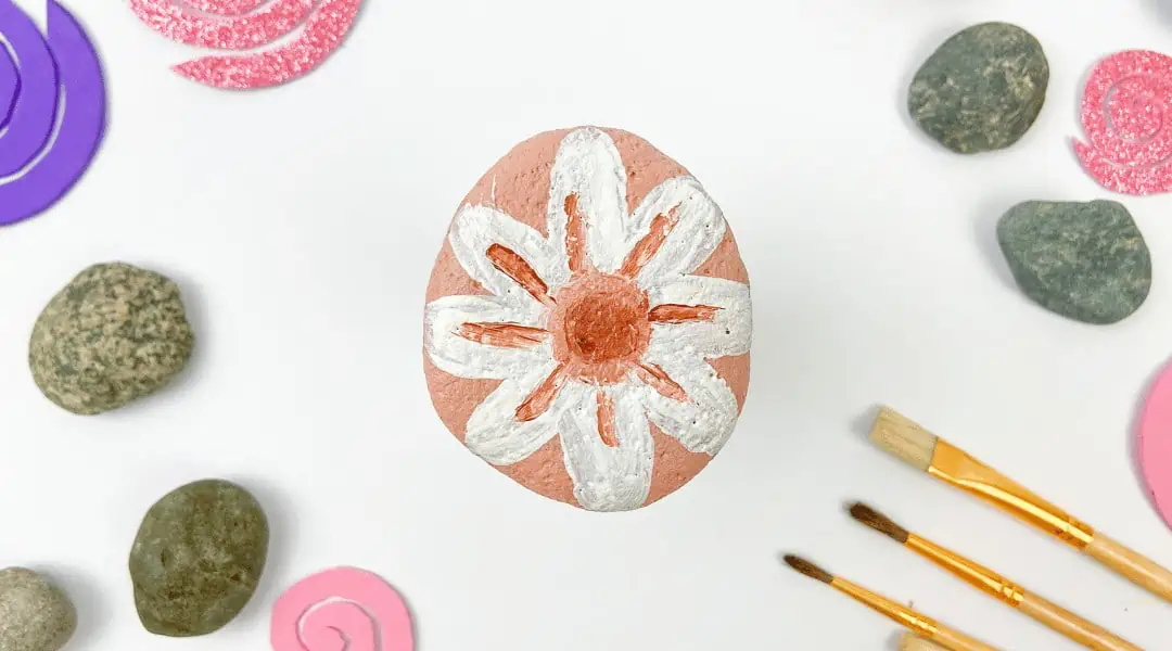 DIY Flower Painted Rock: The Perfect Craft for Spring 3 flower painted rock graphic