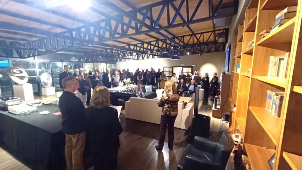 Reunión de Rotary Horneros con autoridades y socios en evento de cambio de mando.