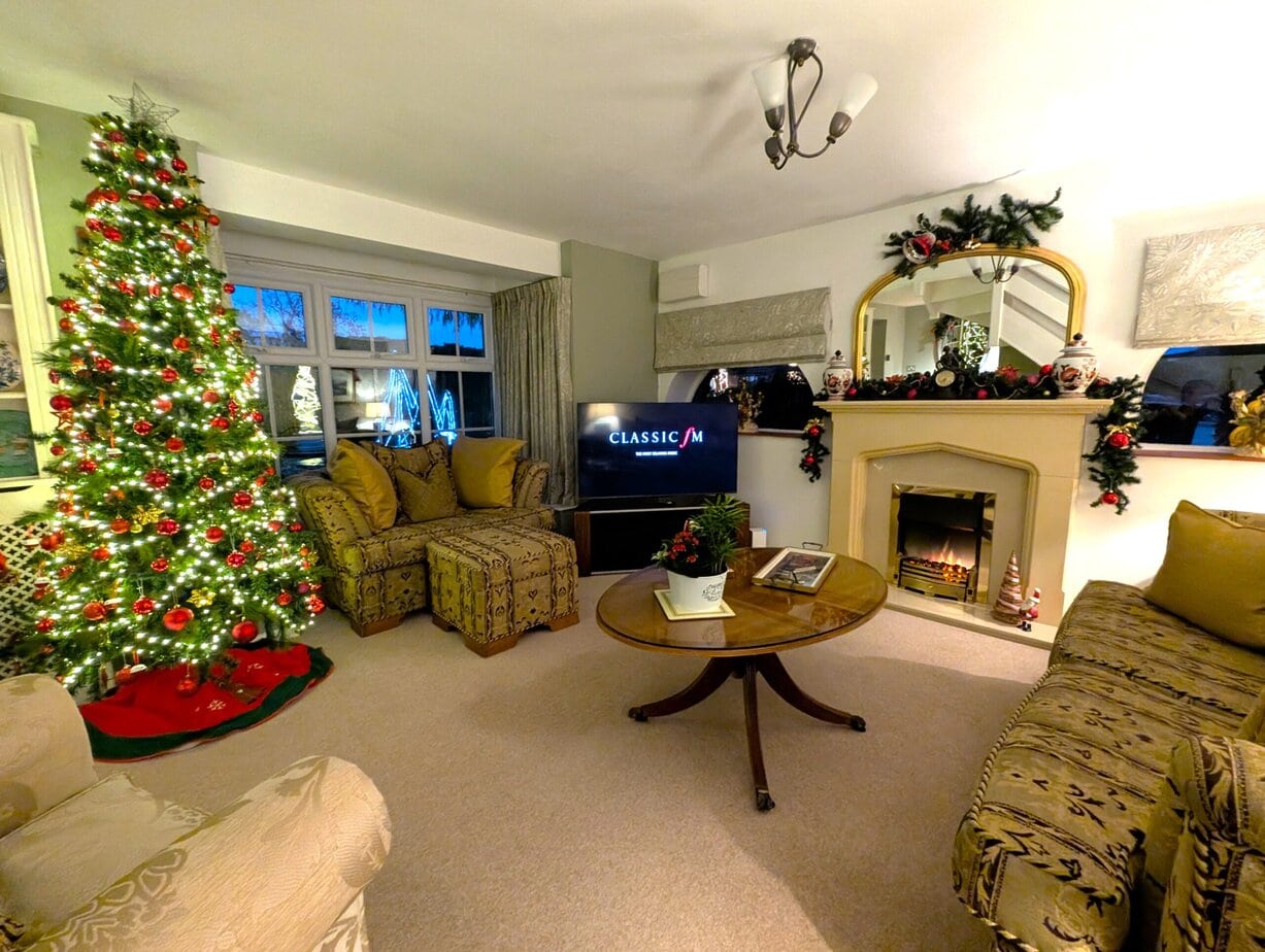 Christmas tree and television in The Saddlery lounge