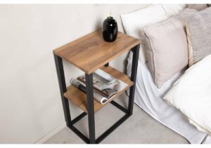 Sängfabriken sängbord i trä och metall, modern och minimalistisk design.