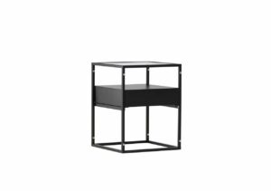 Modern svart sängbord med öppet hyllplan och förvaring, perfekt för sovrum.
