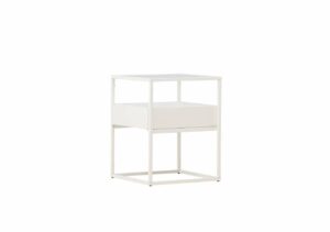 Liten sängram i vita kulörer för modern sovrumsdesign.