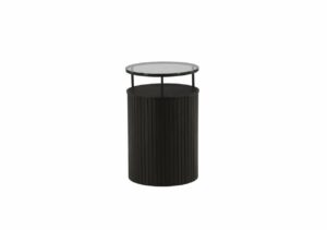 Sängfabriken sängbord i mörk trä med glasskiva och praktisk förvaring.