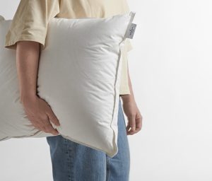 Lätt men avkopplande sängkudde för god natts sömn.