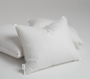 30% ullfyllning, handgjord, högkvalitativt, sovkudde, svensk design, skandinavisk, naturnära, hållbar, sovkomfort, premiumkudde.
