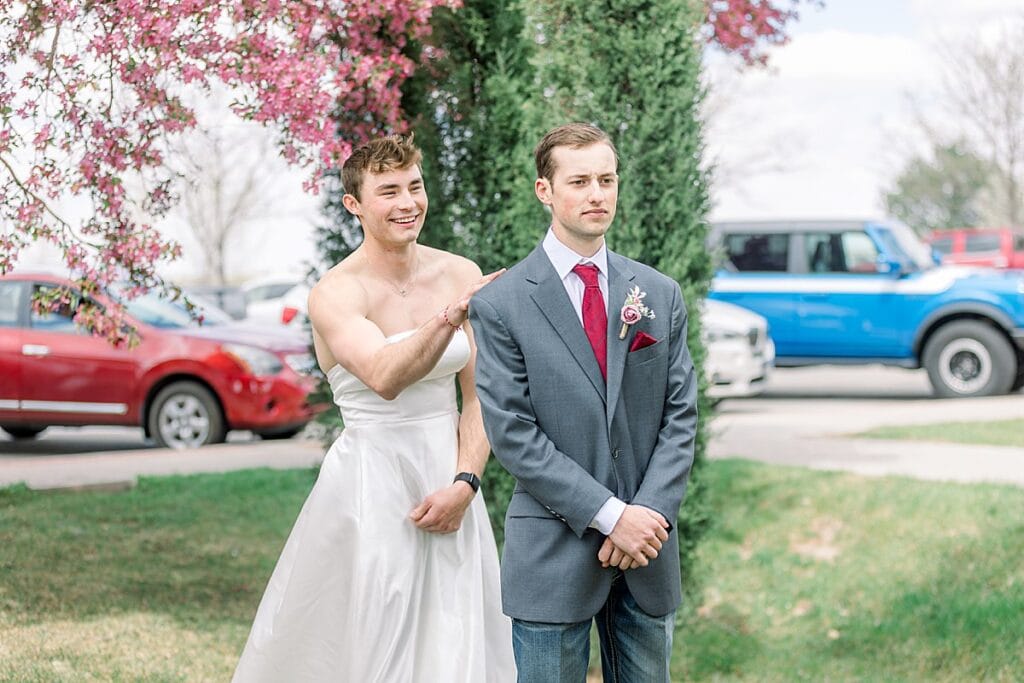 Foe first look with best man