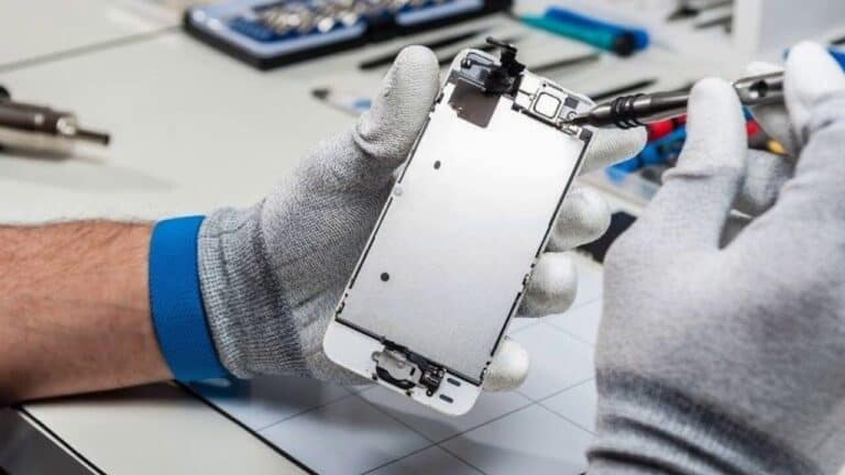 Your Guide to Launching an Optical Equipment Supplier Business in the UAE