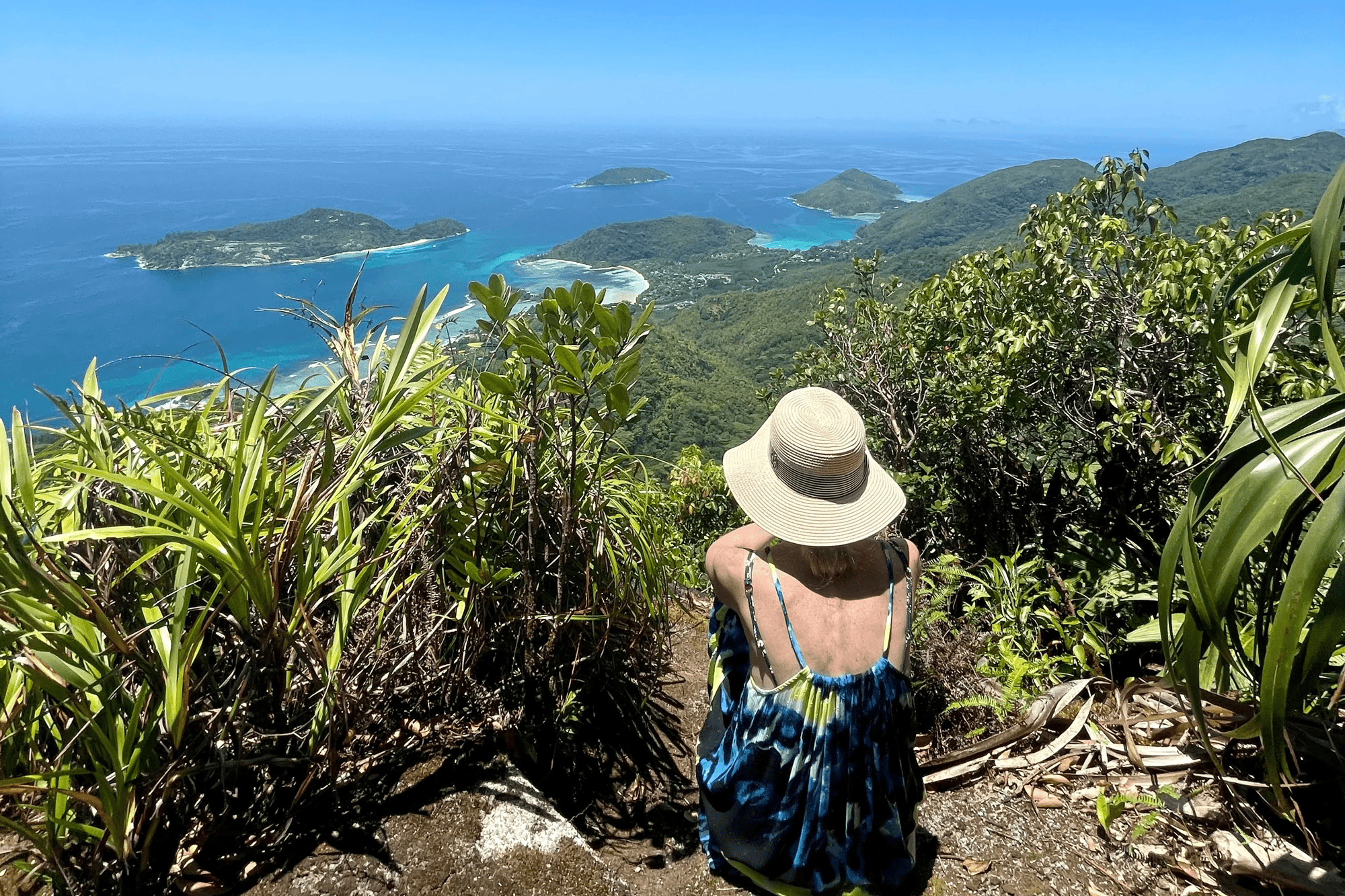 Hiking Mahé with mountain and tropical forest viewpoints