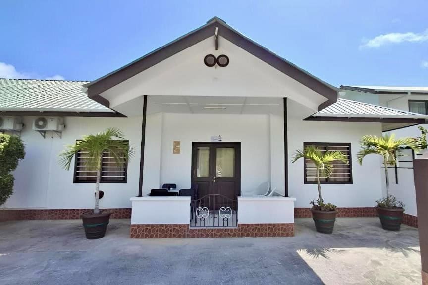 Roche Kerlan Apartments self-catering accommodation in Anse Kerlan Praslin Seychelles