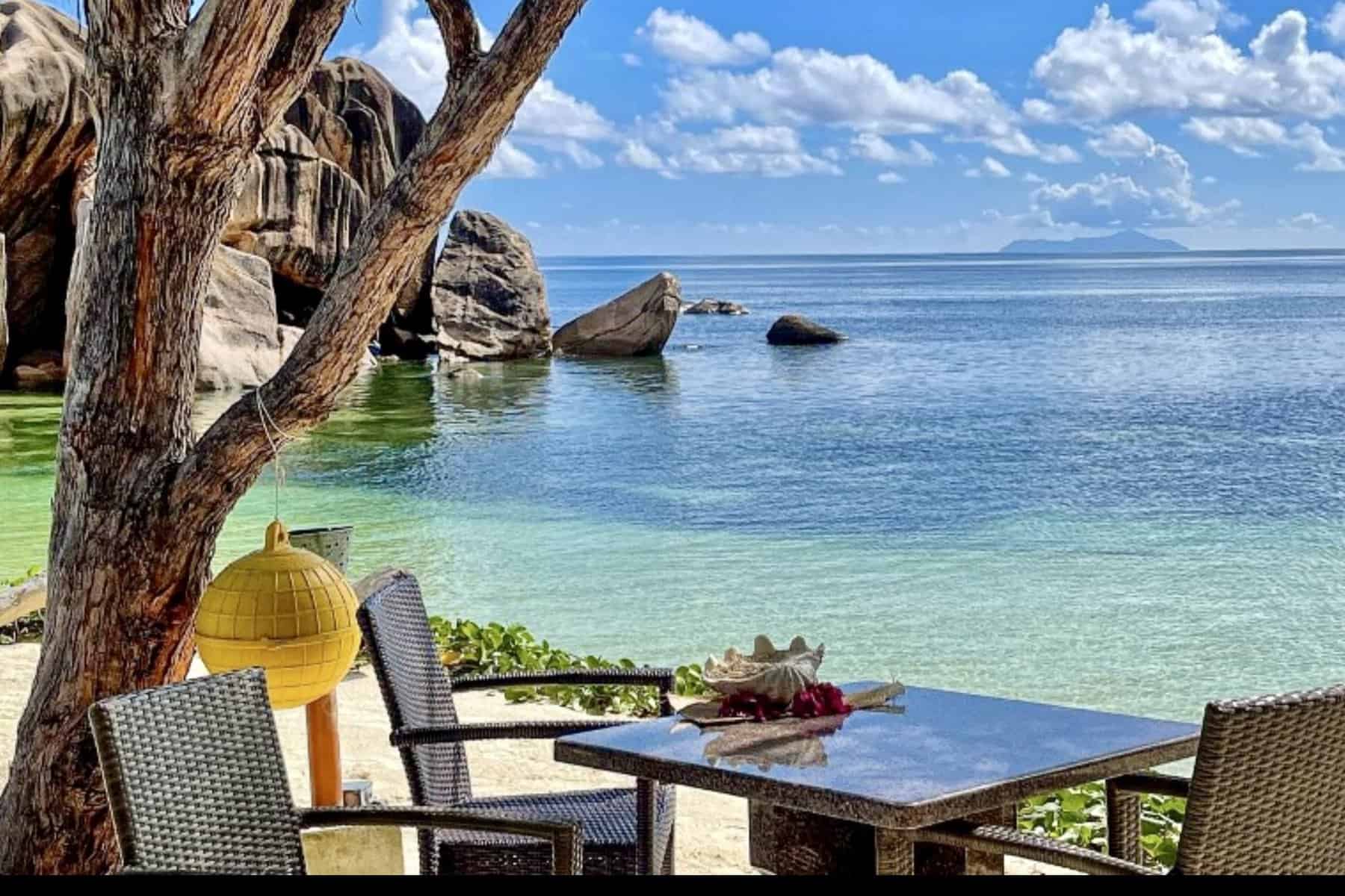 Les Rochers Restaurant Praslin seafood and Creole dining
