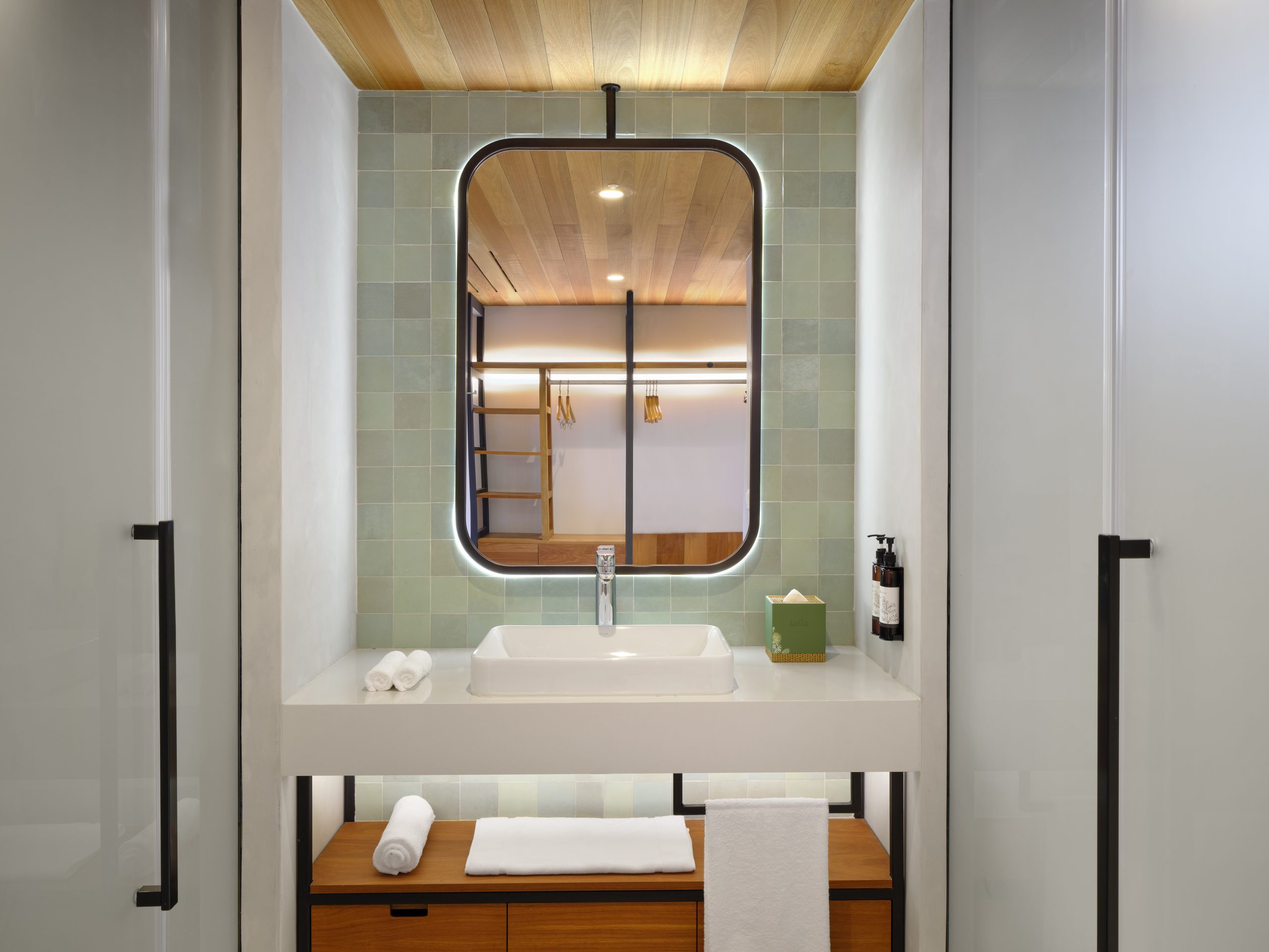 laïla Resort Mahe 4 Bathroom at laïla Resort, Mahé