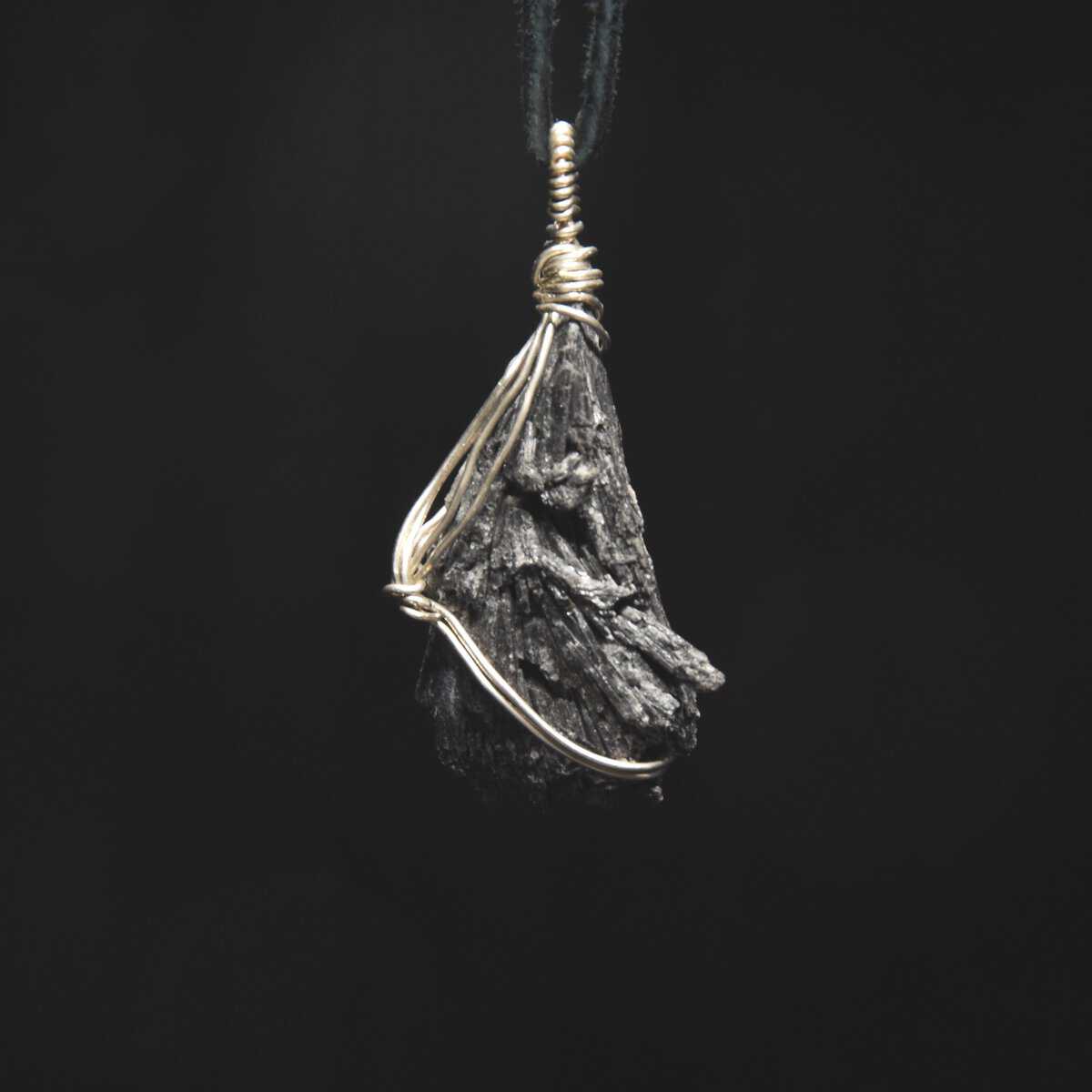 Black Kyanite - Image 2
