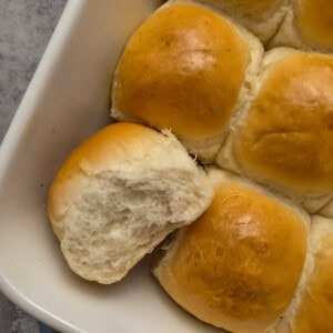 Easy Homemade Dinner Rolls Recipe