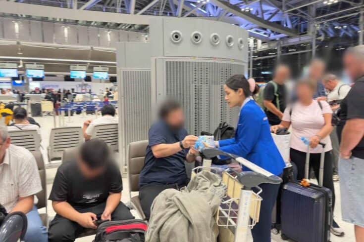 thailand helps stranded tourists middle east flight chaos