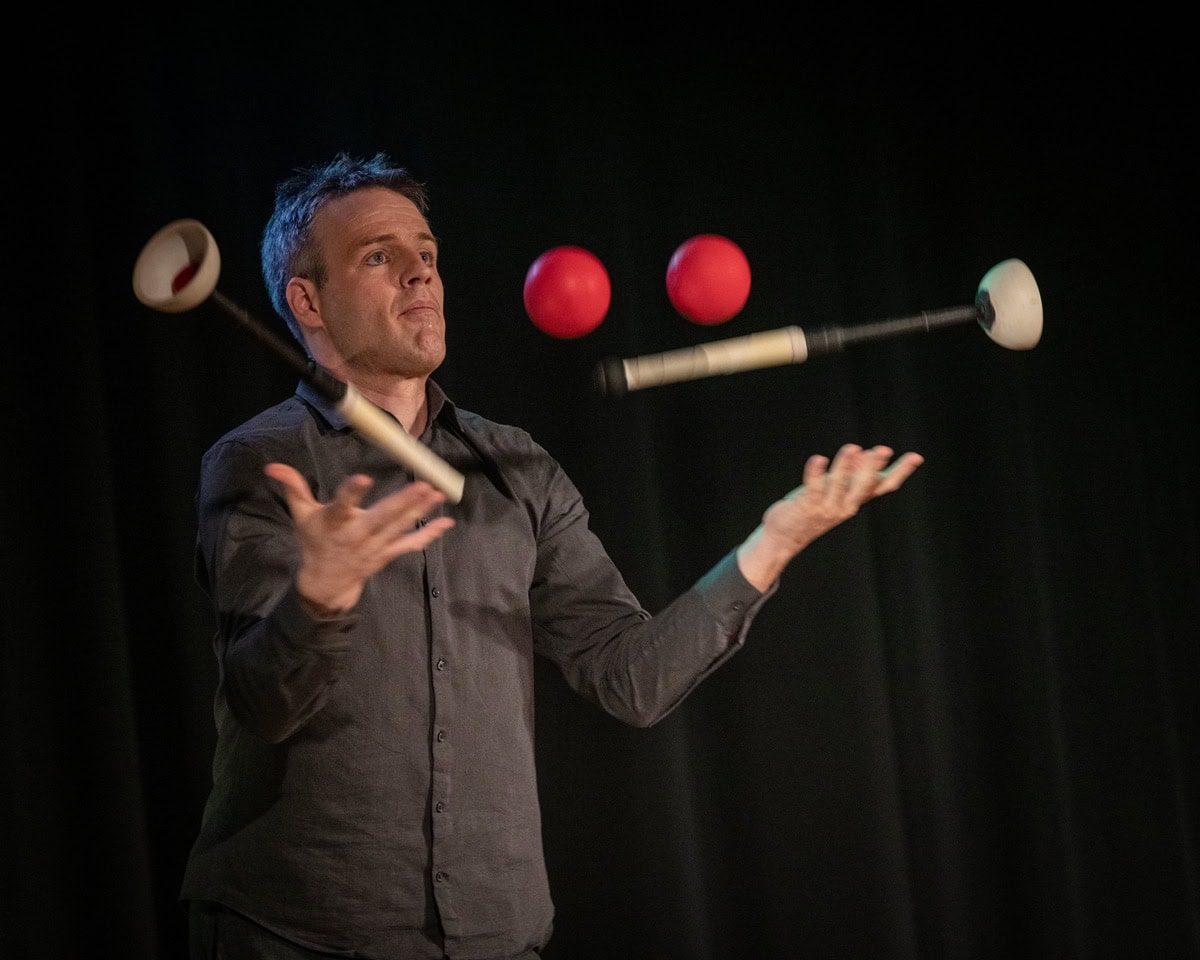 Lichtjonglage im Kulturquartier