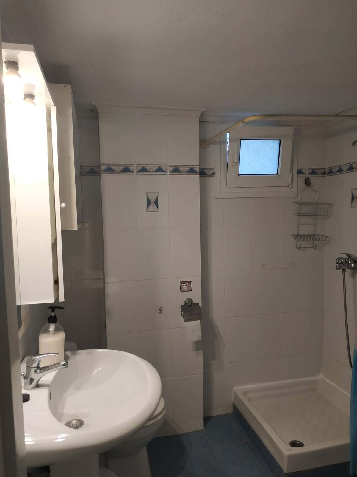 Διαμέρισμα 75 τ.μ. – Νέα Ηρακλίτσα Καβάλας 8 Alexandros Apartments Νέα Ηρακλίτσα – μπάνιο