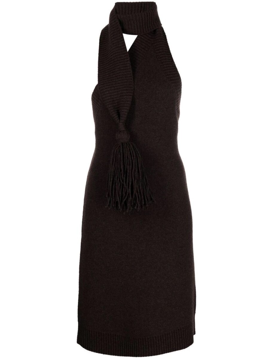 Cachecol de lã preto com babados luxuosos para um look elegante e aconchegante.