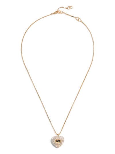 1. Colar feminino de ouro com pingente coração cravejado de pedras brilhantes.