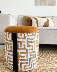 Moderne interieurstoffen, stoelen en bankstoffen. Lichte interieurstoffen en meubelstoffen voor woondecoratie.