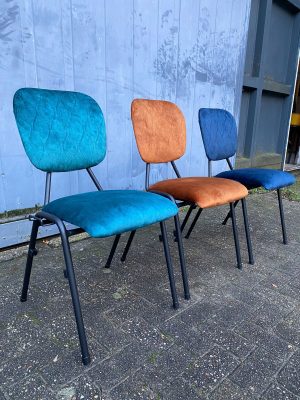 Kleurrijke stoffen voor interieur en meubelbekleding, geschikt voor stoelen en interieurdecoratie.