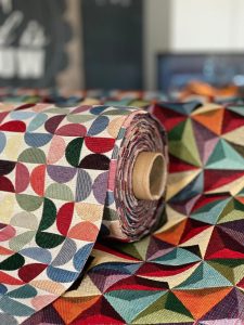 Kleurrijke interieurstoffen voor gordijnen en meubels | StoffenBarn.