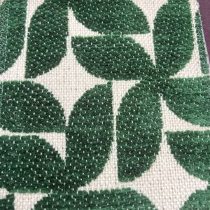Duurzame, decoratieve meubel- en interieurstof met grote groene bladeren. Perfect voor een frisse, natuurlijke uitstraling.