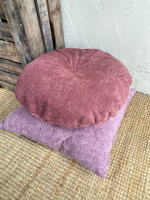 Kussens Mito meubelstof rond. Sfeervolle Mito blush 92 stoffen voor interieurdecoratie en DIY-projecten.