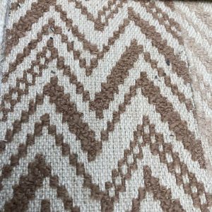 AIrola 03 Aquaclean meubelstof met geometrisch patroon, ideaal voor meubels en interieur.