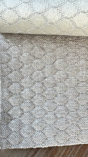Interieurstoffen met Chenille structuur Meubelstoffen met chenille textuur voor interieurprojecten.