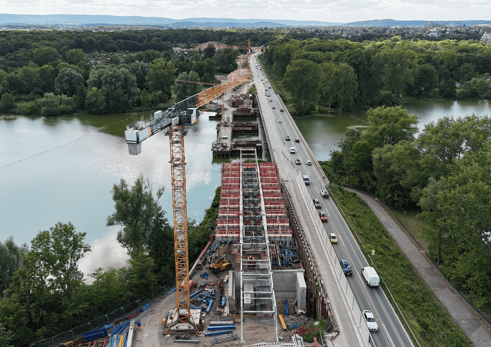 OHMSS at the Leineflut Bridge at B3 Südschnellweg, Hanover, Germany