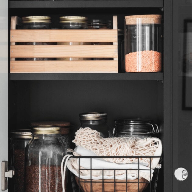 minimalist kitchen organization