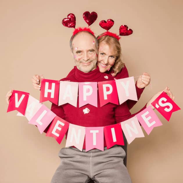 DIY Happy Valentine's garland for decor