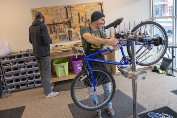 Bikes for Refugees program in Harrisonburg, VA March 3, 2019. Randall K. Wolf / SVBC)
