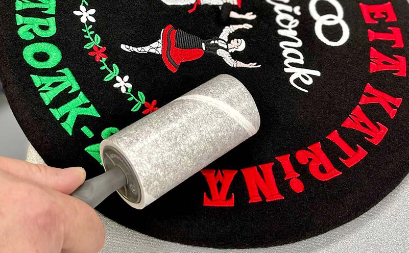 Txapela bordada para regalo de bodas