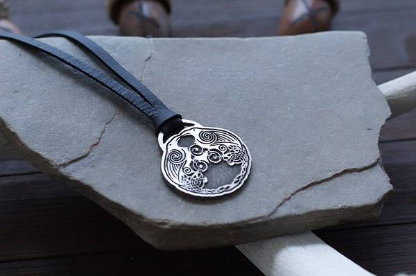 Huginn and Muninn Viking Raven Pendant - Viking Jewelry - Norse Jewelry - Pagan - Asatru