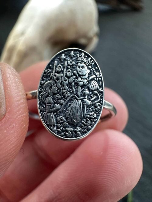 il_fullxfull.7358097315_9bfl.jpg Alice in Wonderland Red Queen Sterling Silver Ring