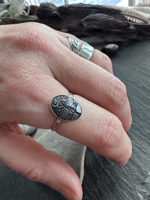 Sterling Silver Alice in Wonderland Ring, Storybook Jewelry Tweedledee and Tweedledum, Handmade Fantasy Ring, Literary Folklore Jewelry Sterling Silver Alice in Wonderland Ring, Storybook Jewelry Tweedledee and Tweedledum, Handmade Fantasy Ring, Literary Folklore Jewelry