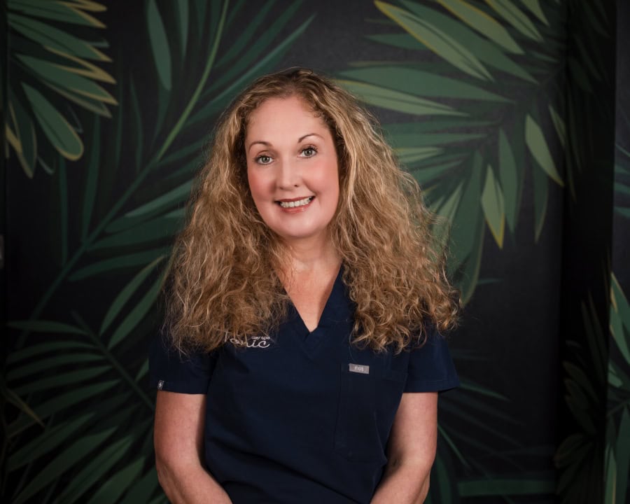 Alison, experienced holistic therapist at Tonic Day Spa, specialising in Reiki, Reflexology and Indian Head Massage.