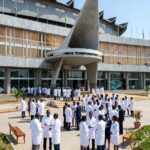 Rassemblement des membres de l'ABM-TOGO devant le Palais des congrès de Lomé
