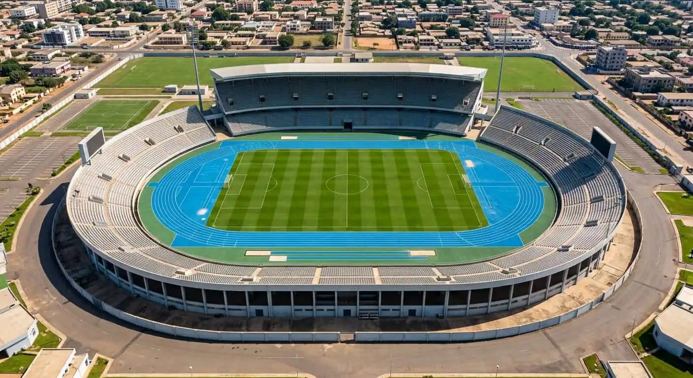 Vue panoramique du Stade de Kégué à Lomé lors d'un événement sportif.